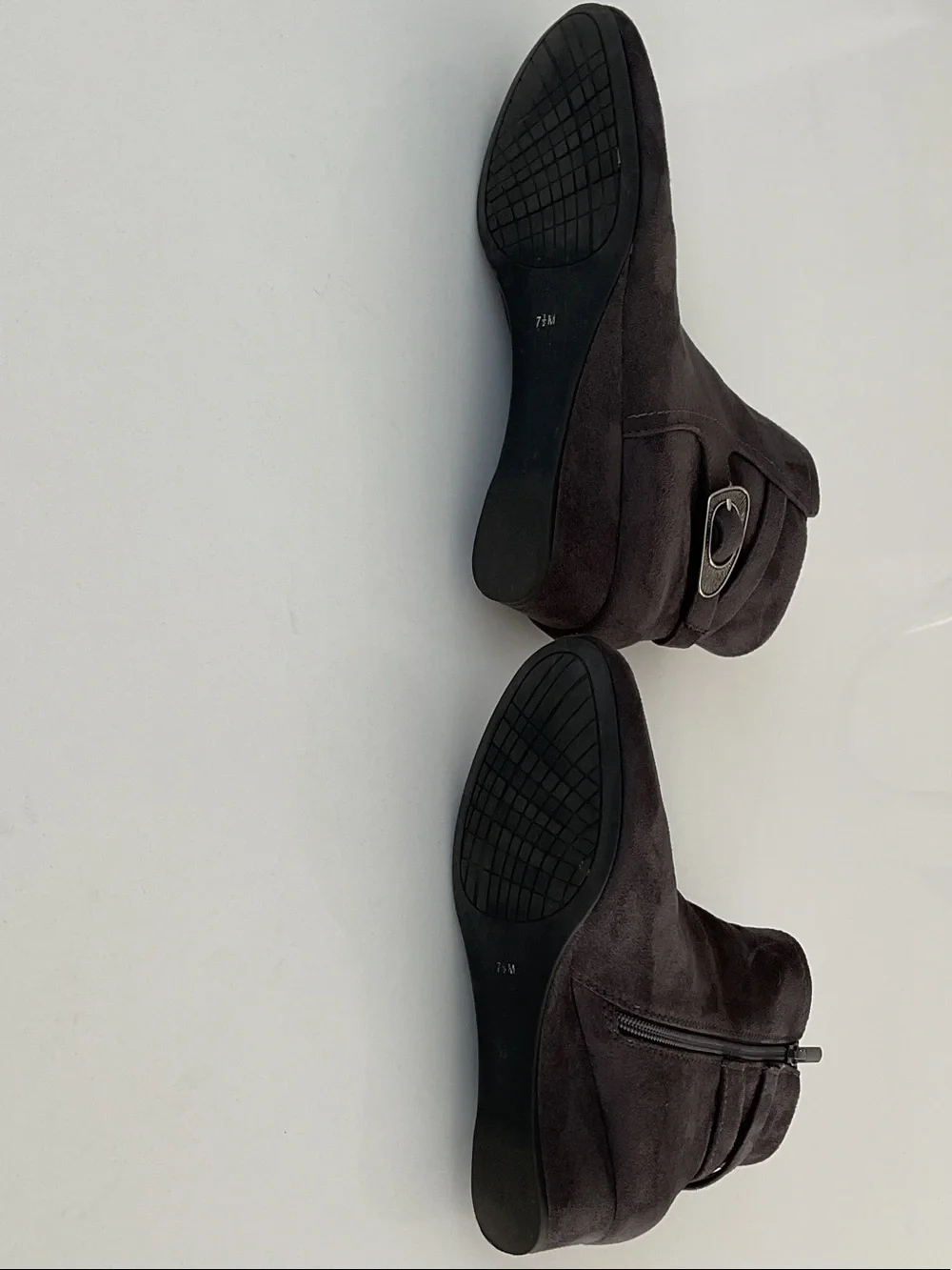 Impo sleek suede